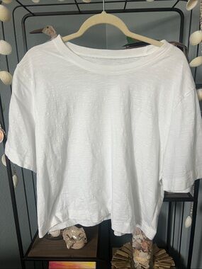 Like New! Maeve White Short-Sleeve Crewneck Tee size XL